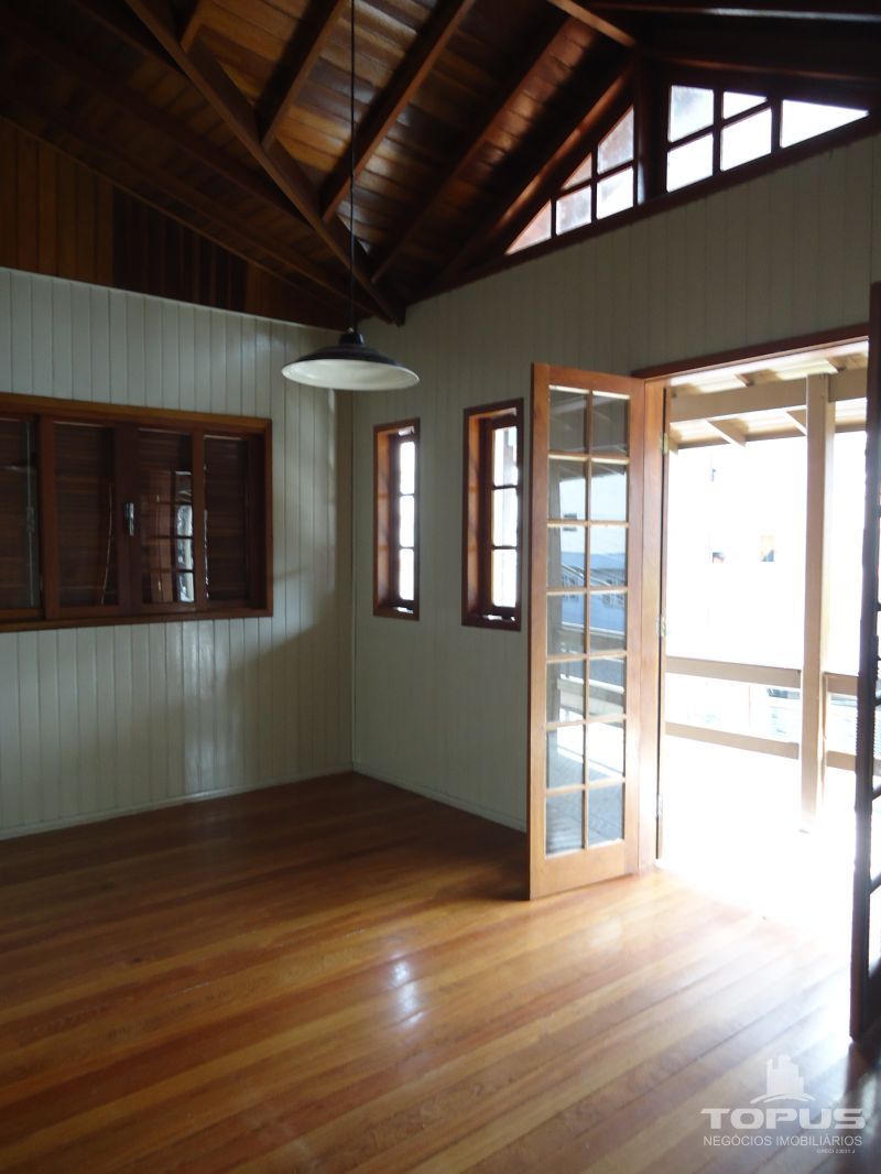 Casa P.Superior 3 quartos  no bairro MEDIANEIRA em CAXIAS DO SUL