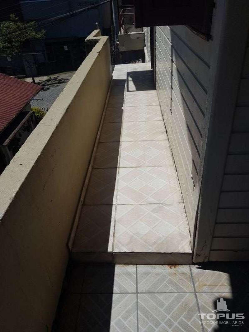 Casa P.Superior 3 quartos  no bairro MEDIANEIRA em CAXIAS DO SUL