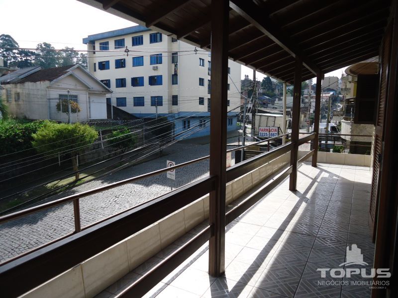 Casa P.Superior 3 quartos  no bairro MEDIANEIRA em CAXIAS DO SUL