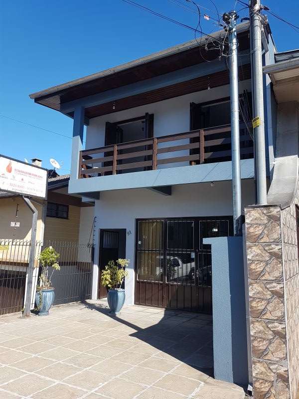 Casa P.Superior 2 quartos  no bairro CHARQUEADAS em CAXIAS DO SUL