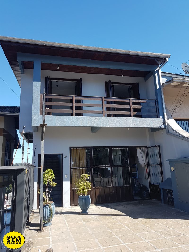 Casa P.Superior 2 quartos  no bairro CHARQUEADAS em CAXIAS DO SUL