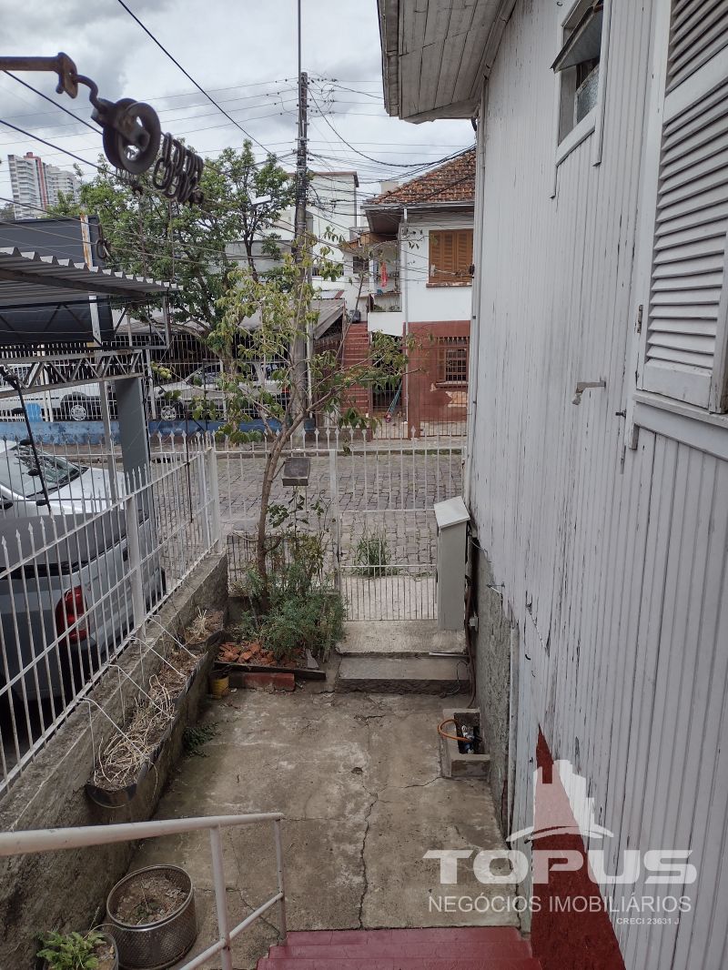 Casa P.Superior 1 quarto  no bairro PIO X em CAXIAS DO SUL