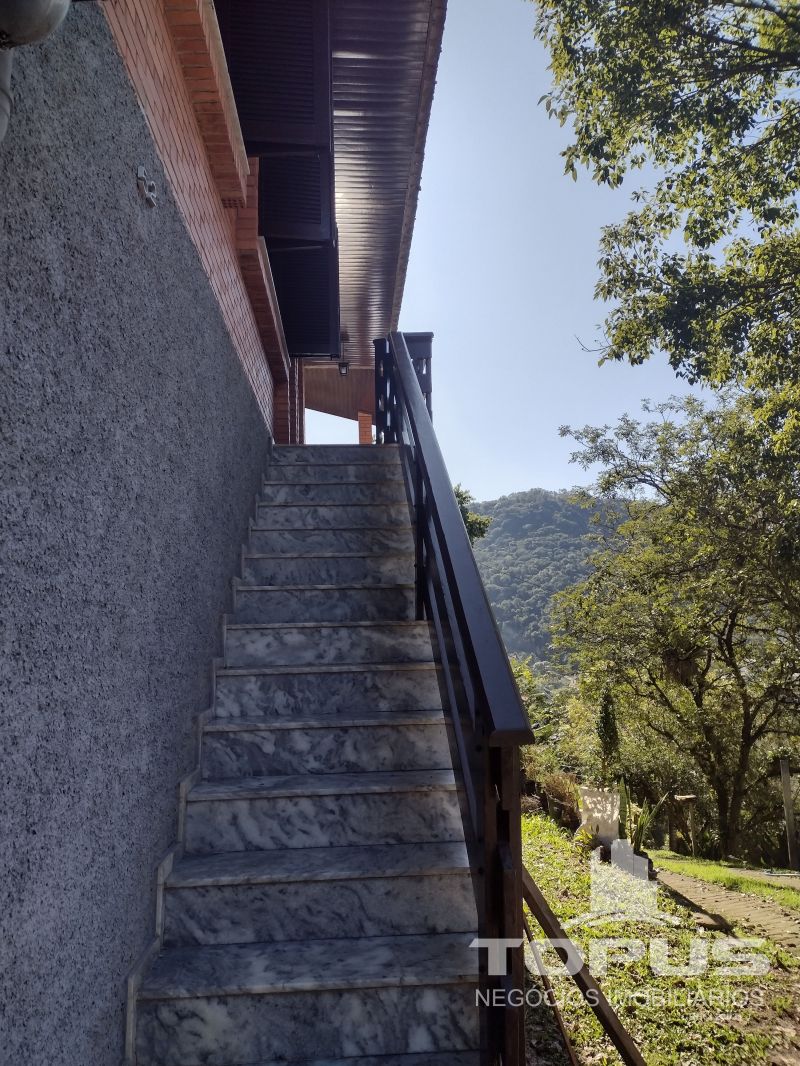 Casa P.Superior 3 quartos  no bairro GALOPOLIS em CAXIAS DO SUL