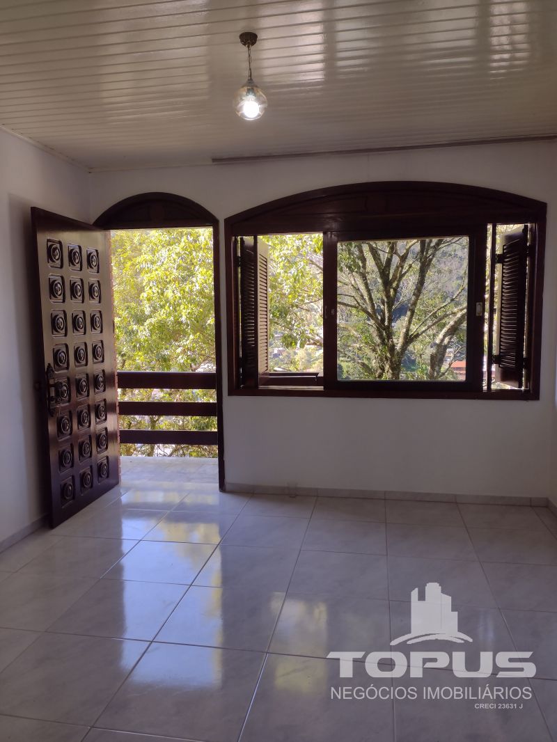 Casa P.Superior 3 quartos  no bairro GALOPOLIS em CAXIAS DO SUL