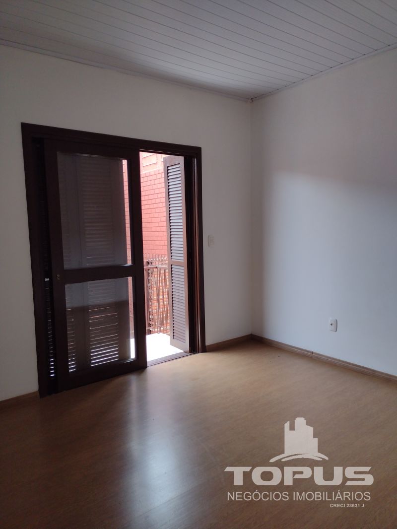 Sobrado 3 quartos  no bairro MARECHAL FLORIANO em CAXIAS DO SUL