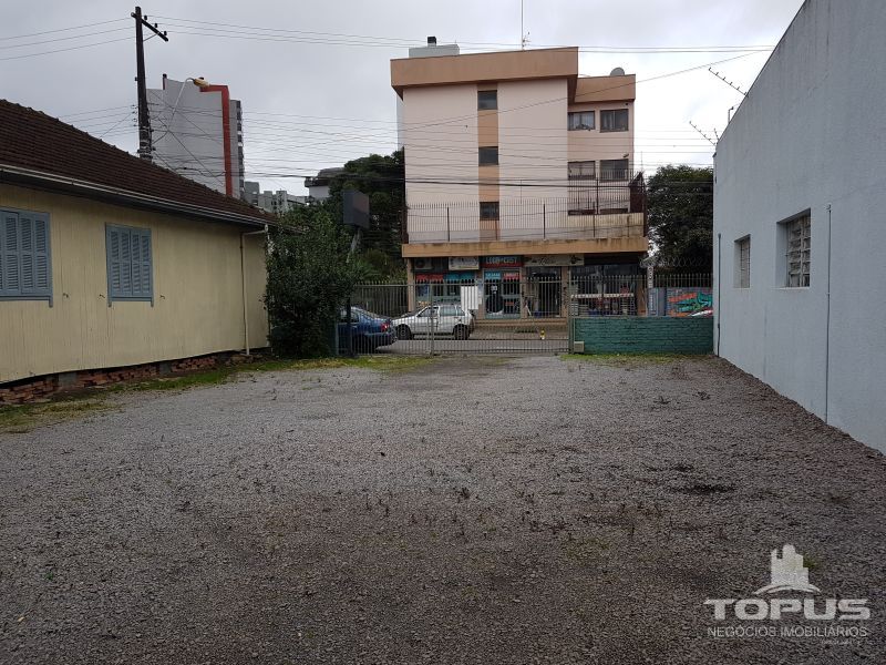Casa Independente 3 quartos  no bairro SAO PELEGRINO em CAXIAS DO SUL
