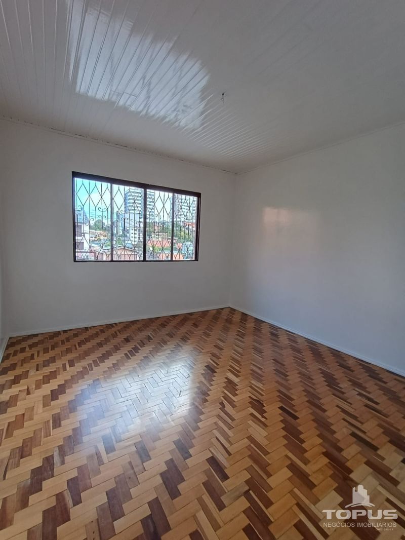 Casa Independente 4 quartos  no bairro RIO BRANCO em CAXIAS DO SUL