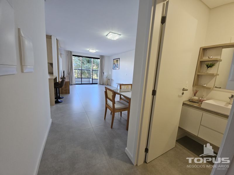 Apartamento 3 quartos  no bairro JURERE em FLORIANOPOLIS