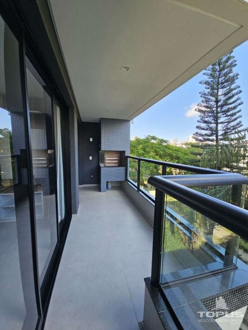 Apartamento 3 quartos  no bairro JURERE em FLORIANOPOLIS