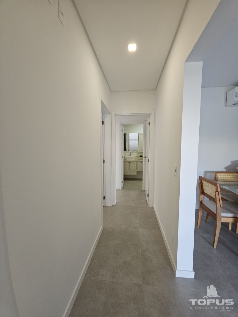 Apartamento 3 quartos  no bairro JURERE em FLORIANOPOLIS