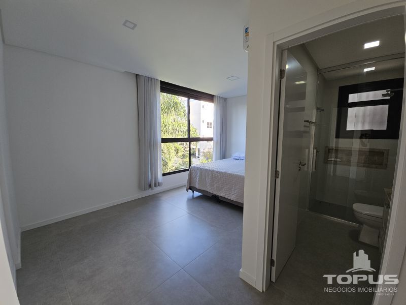 Apartamento 3 quartos  no bairro JURERE em FLORIANOPOLIS