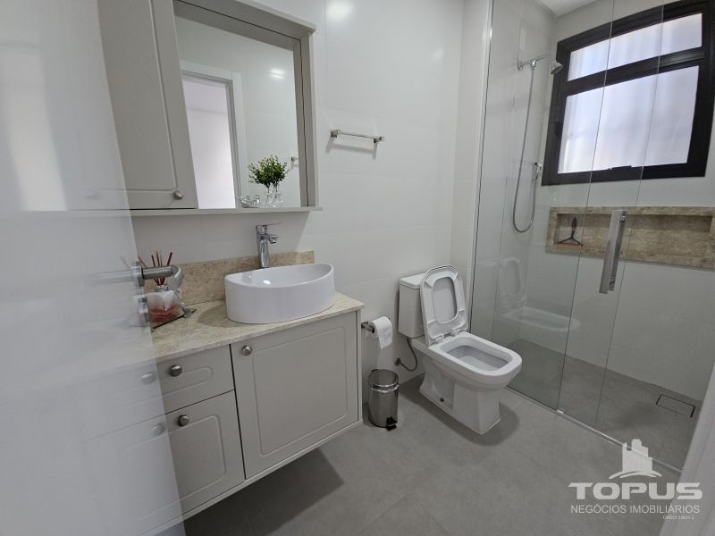 Apartamento 3 quartos  no bairro JURERE em FLORIANOPOLIS