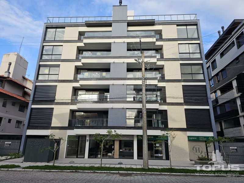 Apartamento 3 quartos  no bairro JURERE em FLORIANOPOLIS