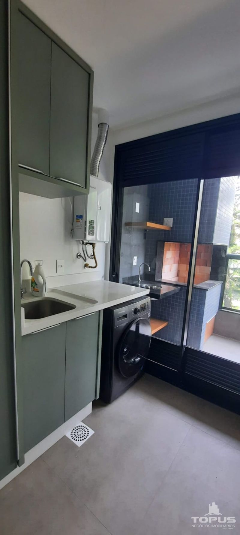 Apartamento 3 quartos  no bairro JURERE em FLORIANOPOLIS