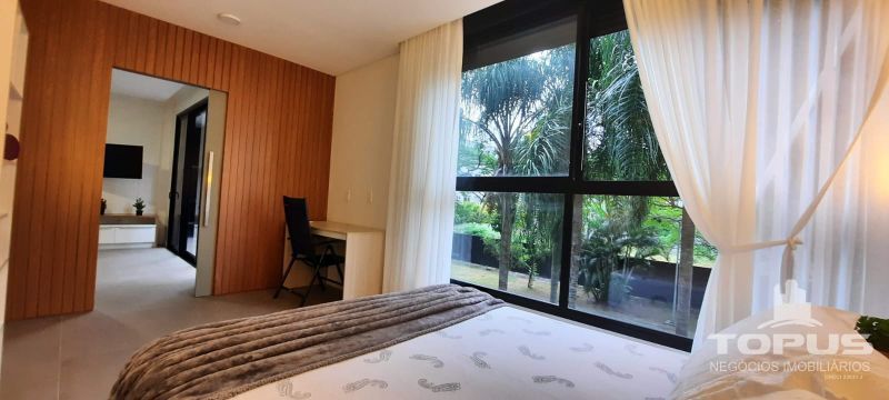 Apartamento 3 quartos  no bairro JURERE em FLORIANOPOLIS