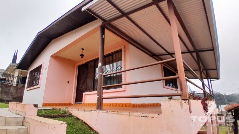 Casa Independente 4 quartos  no bairro JARDIM IRACEMA em CAXIAS DO SUL