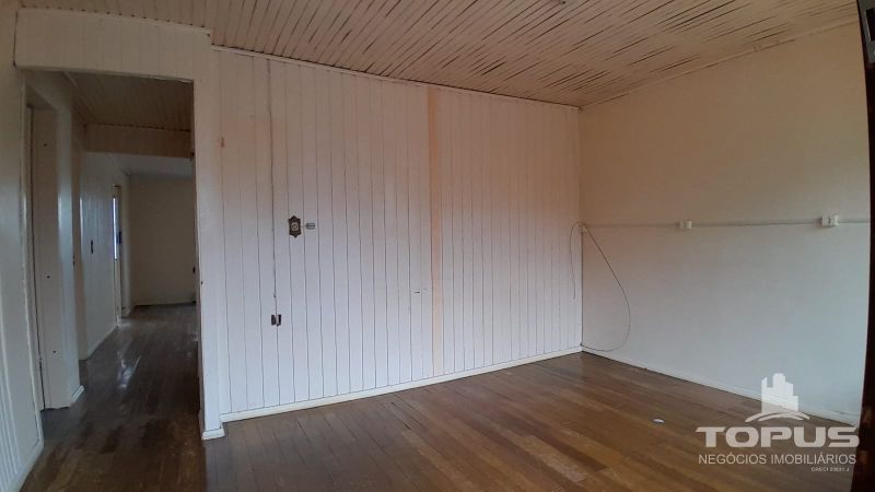 Casa Independente 4 quartos  no bairro JARDIM IRACEMA em CAXIAS DO SUL