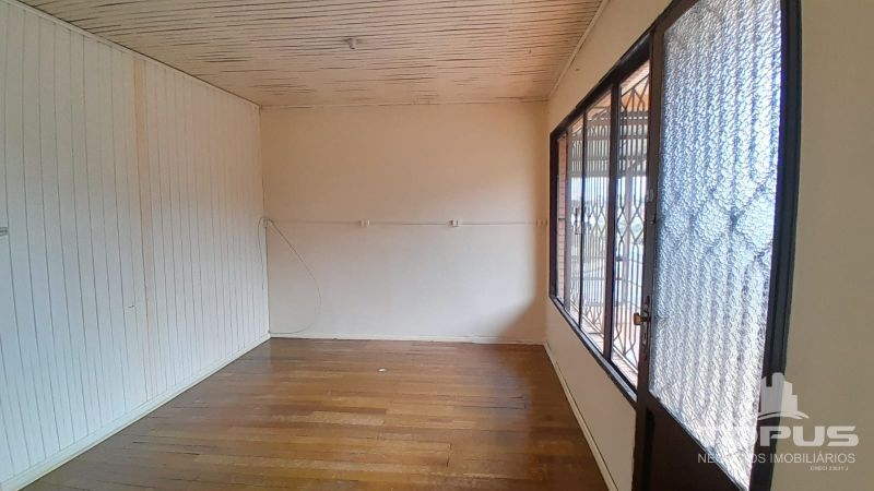 Casa Independente 4 quartos  no bairro JARDIM IRACEMA em CAXIAS DO SUL
