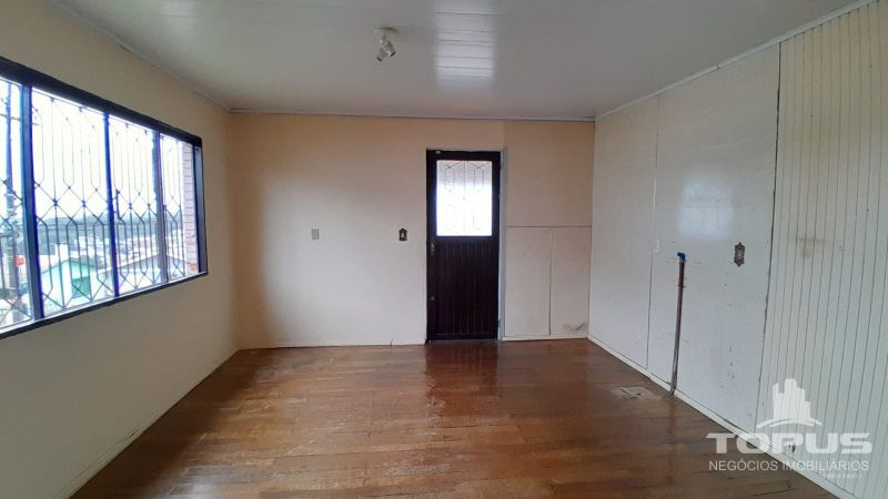 Casa Independente 4 quartos  no bairro JARDIM IRACEMA em CAXIAS DO SUL