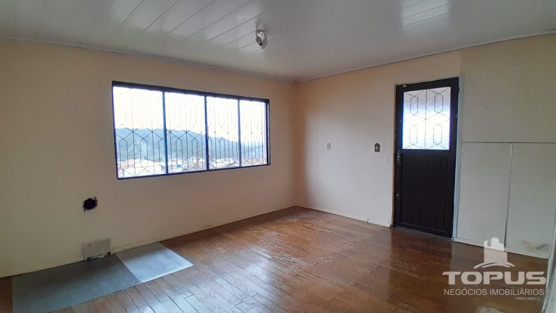 Casa Independente 4 quartos  no bairro JARDIM IRACEMA em CAXIAS DO SUL