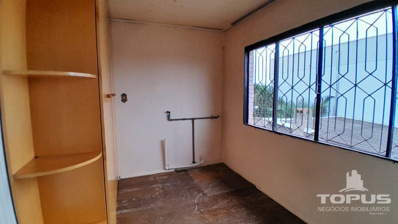 Casa Independente 4 quartos  no bairro JARDIM IRACEMA em CAXIAS DO SUL