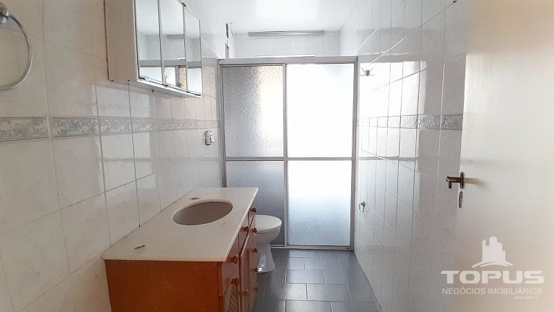 Casa Independente 4 quartos  no bairro JARDIM IRACEMA em CAXIAS DO SUL