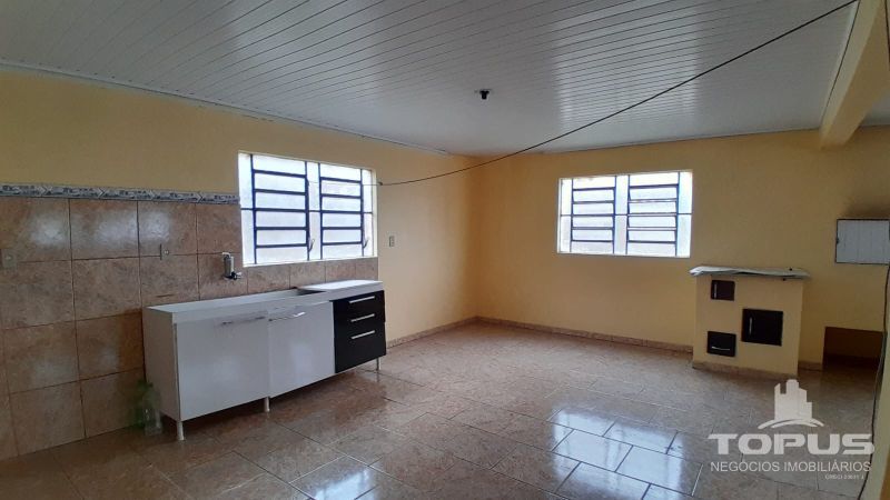 Casa Independente 4 quartos  no bairro JARDIM IRACEMA em CAXIAS DO SUL