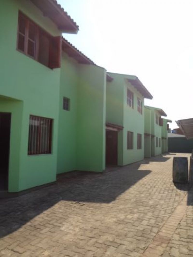 Casa 2D  no bairro RIO BRANCO em CANOAS