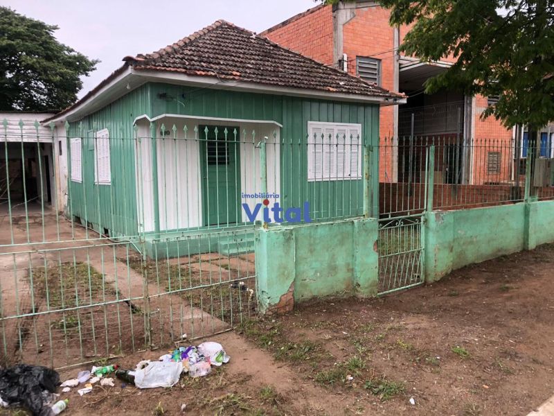 Casa 2D  no bairro FATIMA em CANOAS