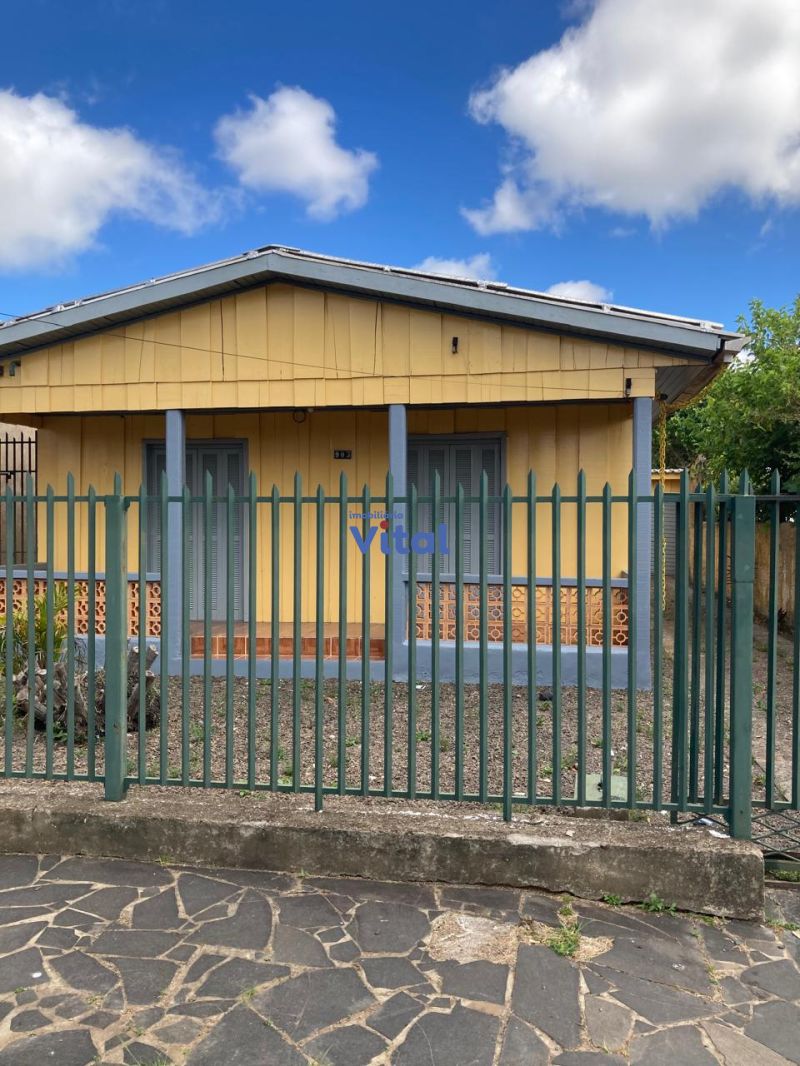 Casa 2 Quartos e  1 Suíte no bairro FATIMA em CANOAS