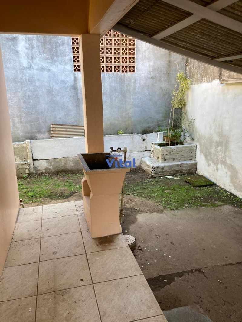 Casa 2D  no bairro FATIMA em CANOAS