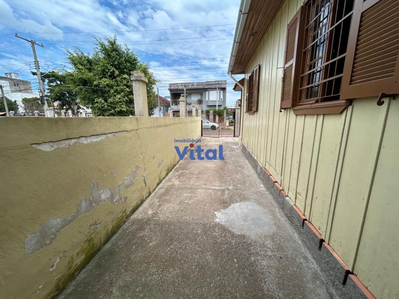 Casa 2D  no bairro FATIMA em CANOAS