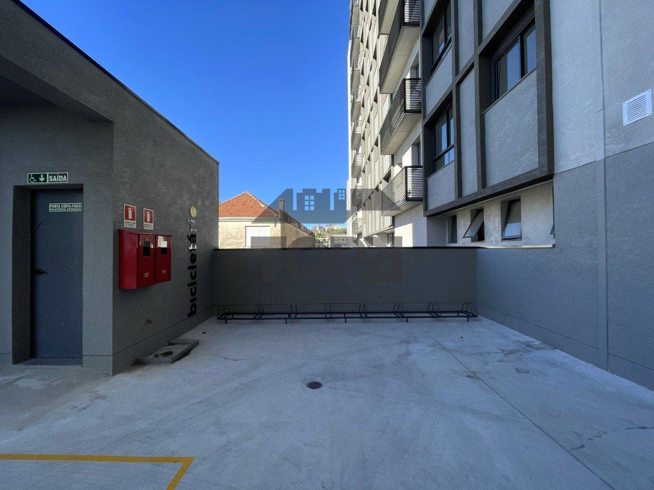 Apartamento  no bairro Floresta em Porto Alegre