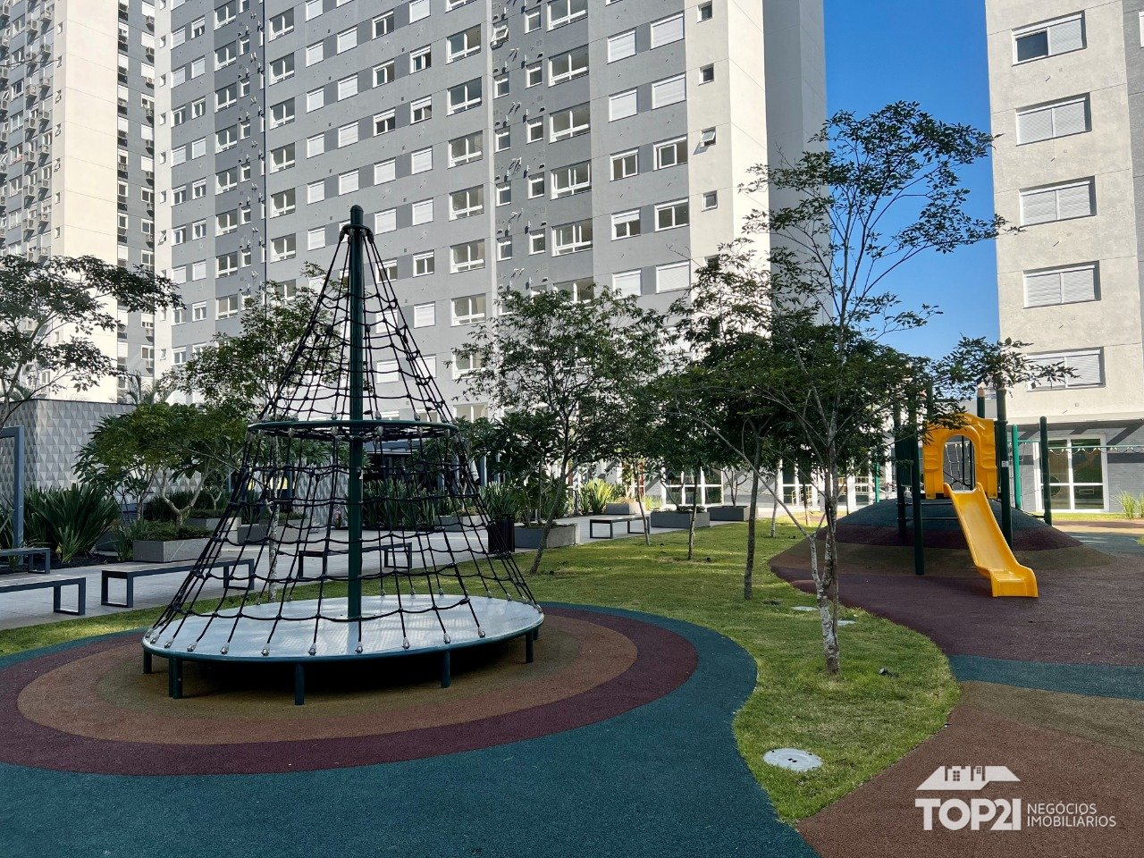 Apartamento  no bairro Jardim Lindoia em Porto Alegre