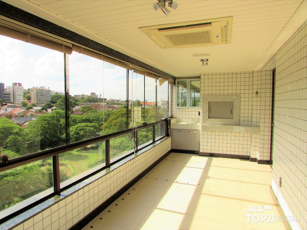 Apartamento  no bairro Jardim Lindoia em Porto Alegre