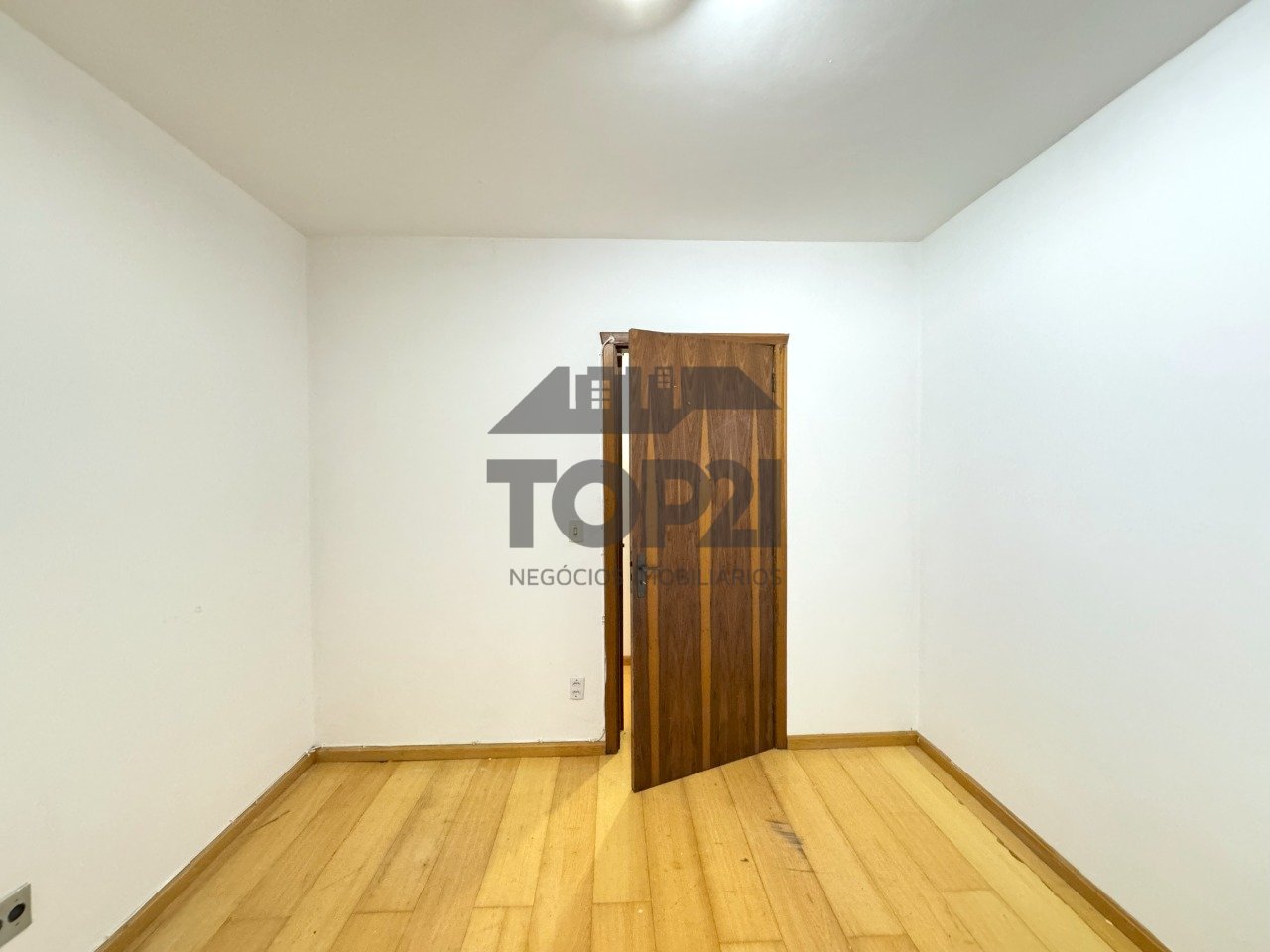 Apartamento  no bairro Sao Sebastiao em Porto Alegre