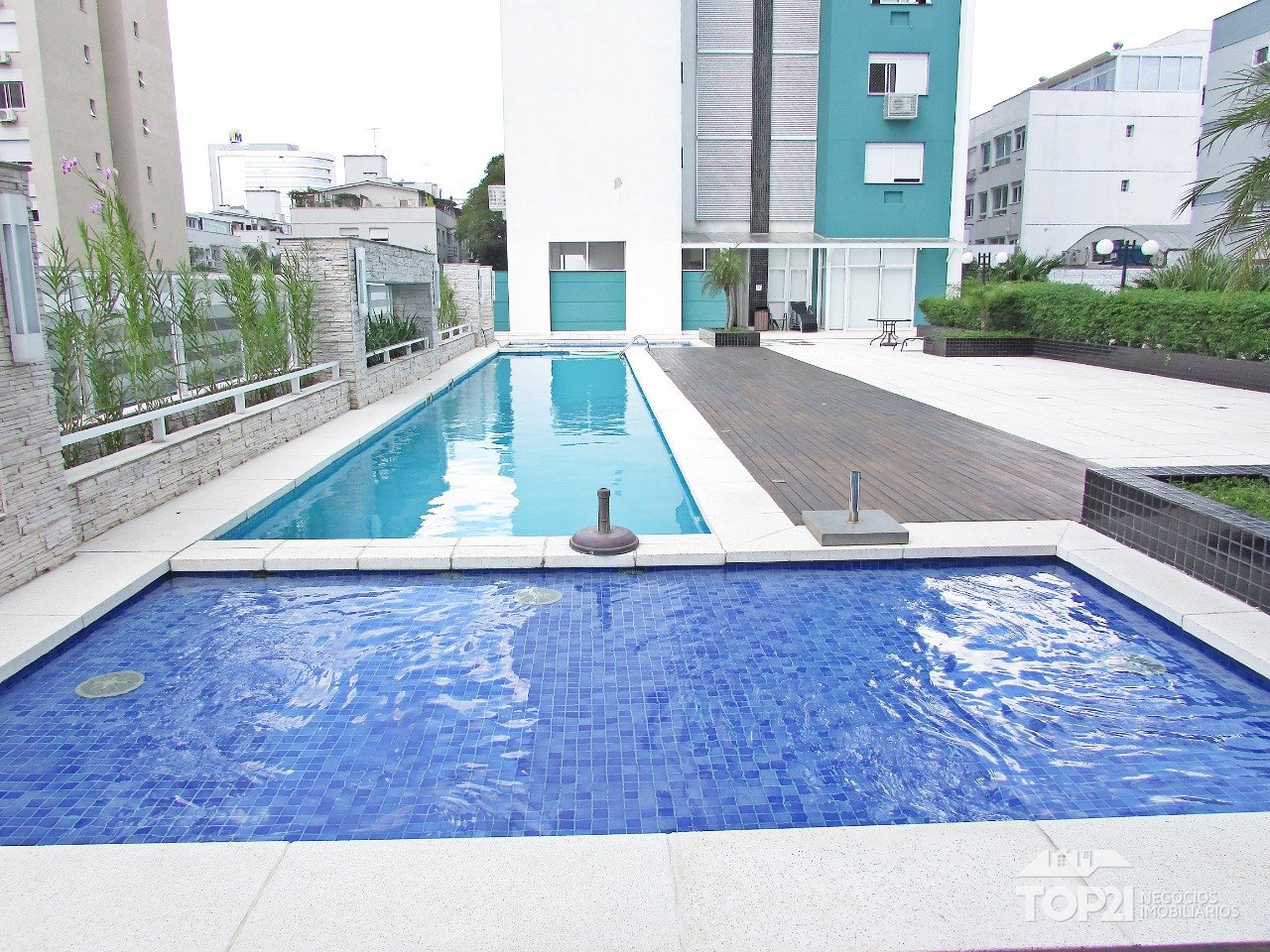 Apartamento  no bairro Passo Da Areia em Porto Alegre