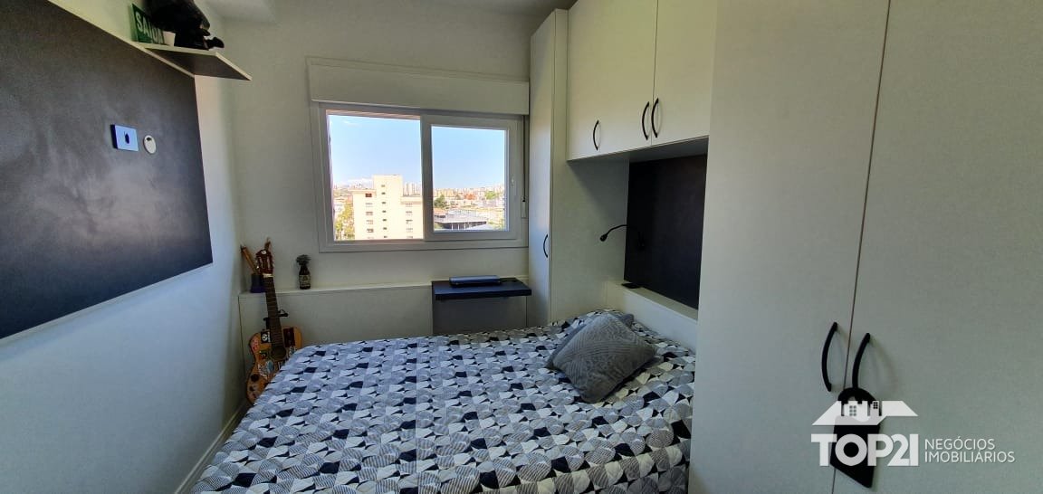 Apartamento  no bairro Navegantes em Porto Alegre
