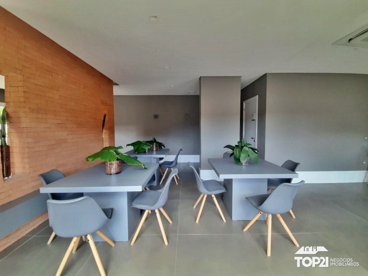 Apartamento  no bairro Navegantes em Porto Alegre