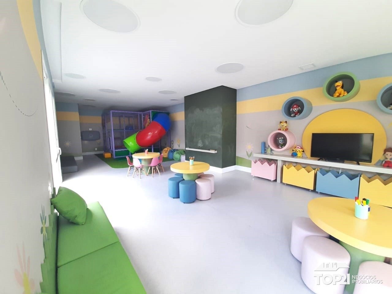 Apartamento  no bairro Navegantes em Porto Alegre