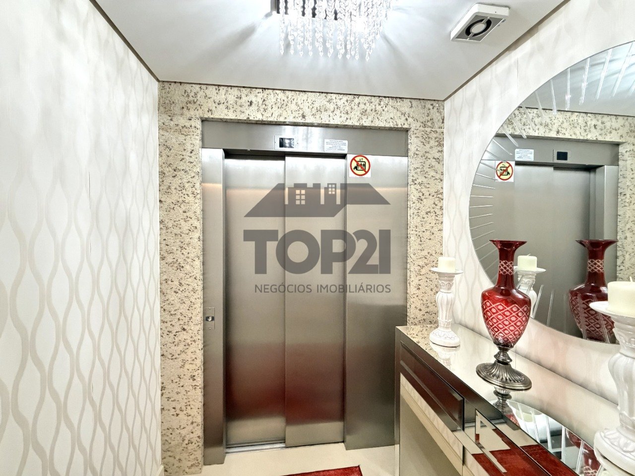 Apartamento  no bairro Três Figueiras em Porto Alegre
