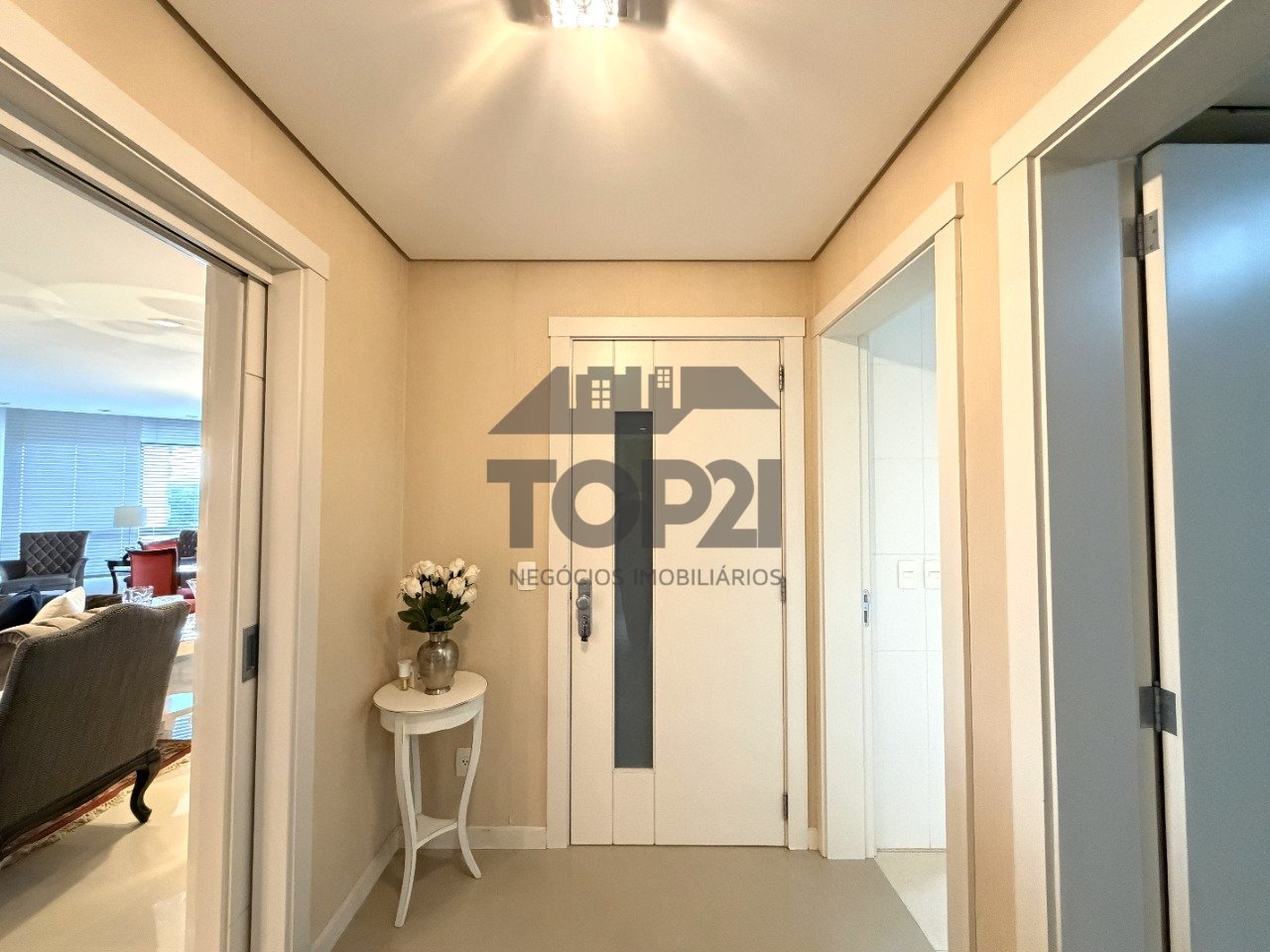 Apartamento  no bairro Três Figueiras em Porto Alegre