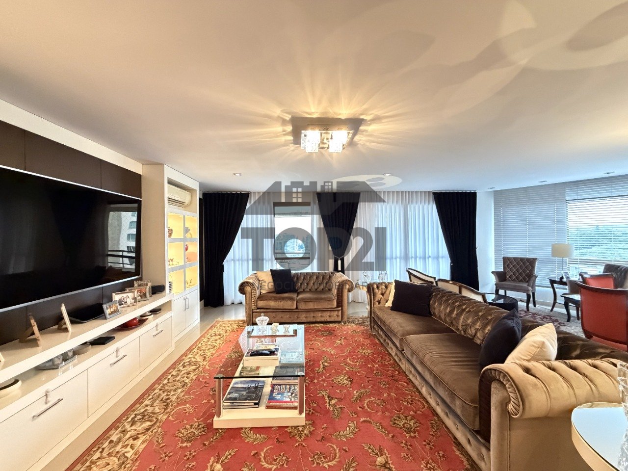 Apartamento  no bairro Três Figueiras em Porto Alegre