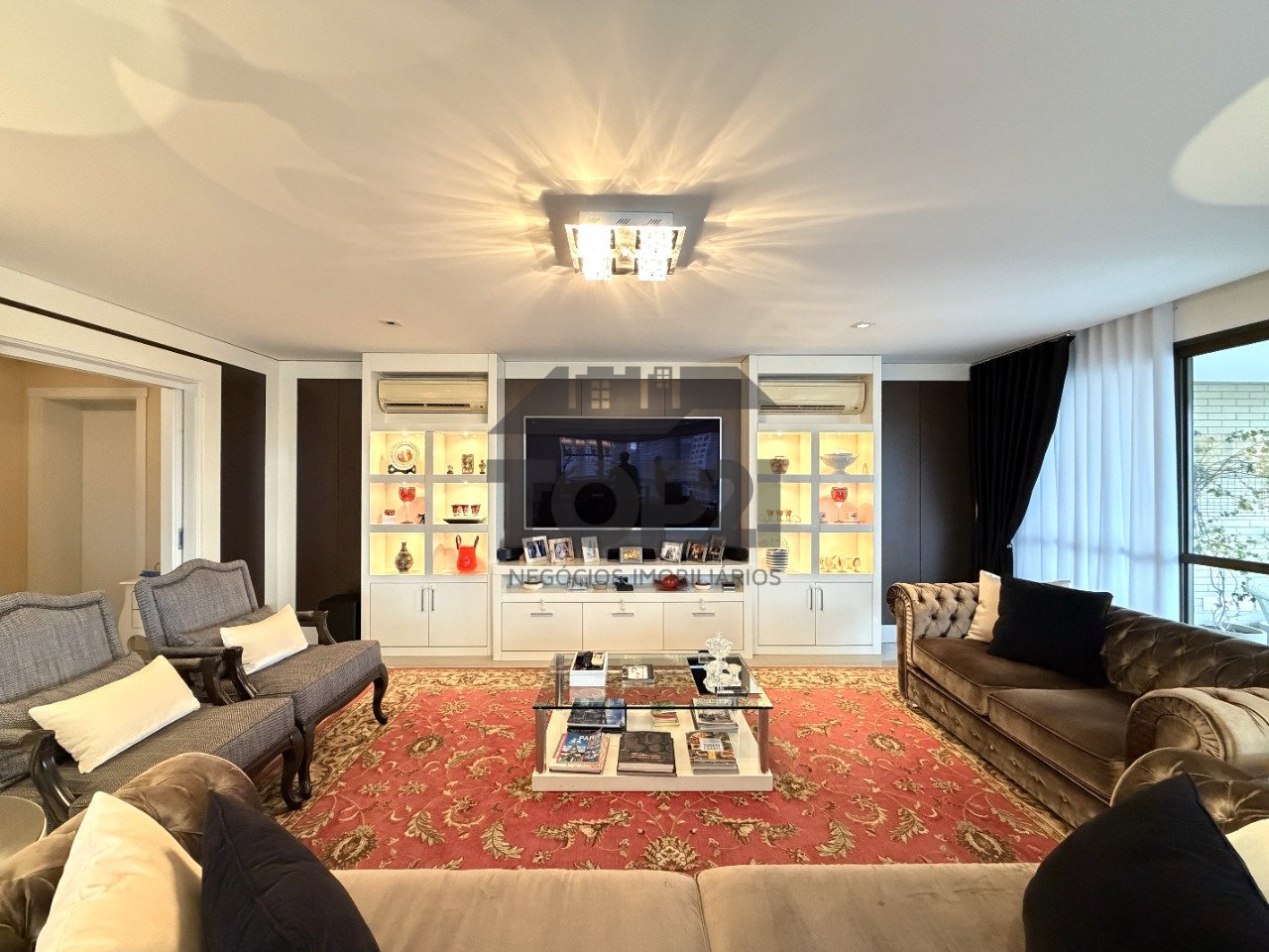 Apartamento  no bairro Três Figueiras em Porto Alegre
