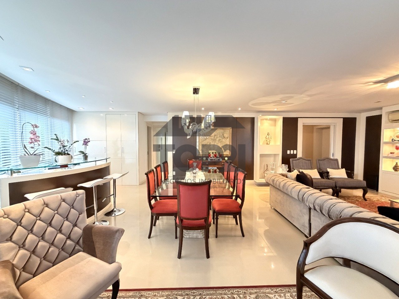 Apartamento  no bairro Três Figueiras em Porto Alegre