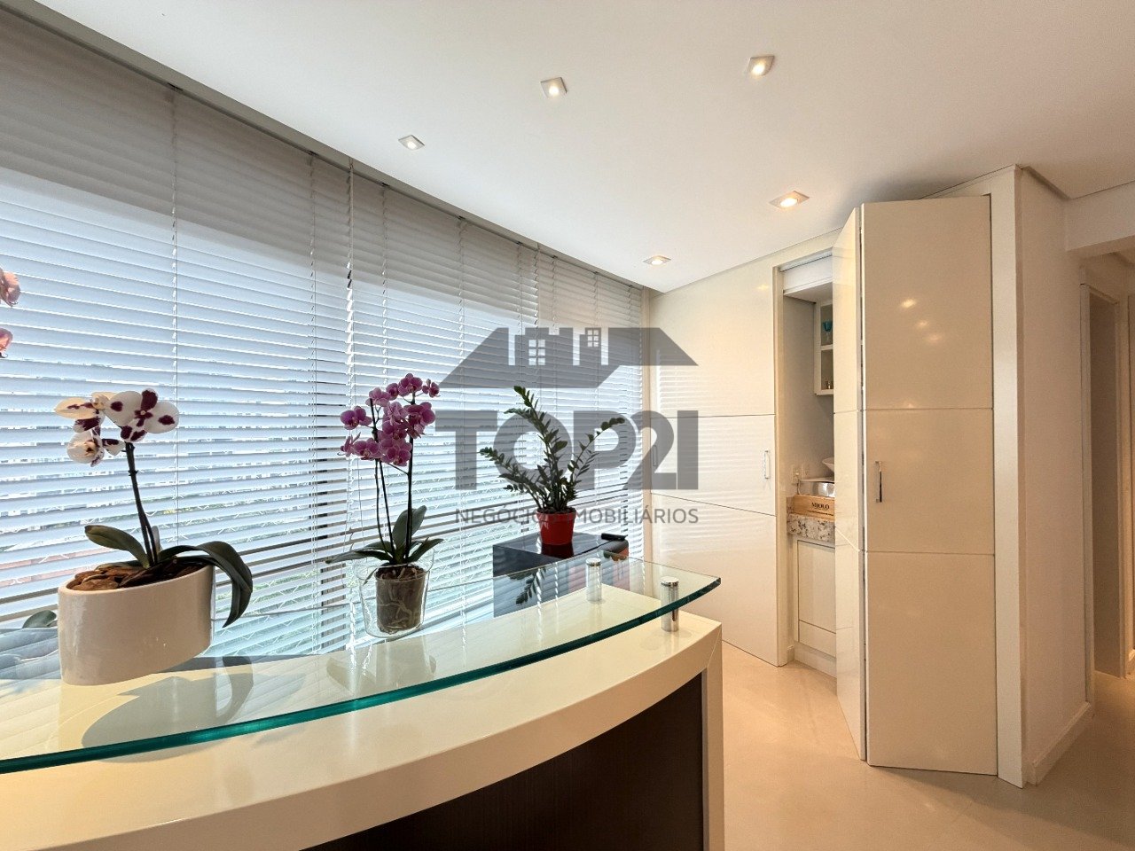 Apartamento  no bairro Três Figueiras em Porto Alegre