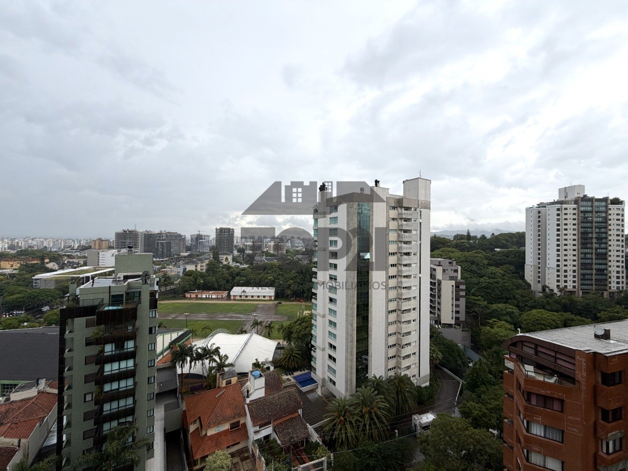 Apartamento  no bairro Três Figueiras em Porto Alegre