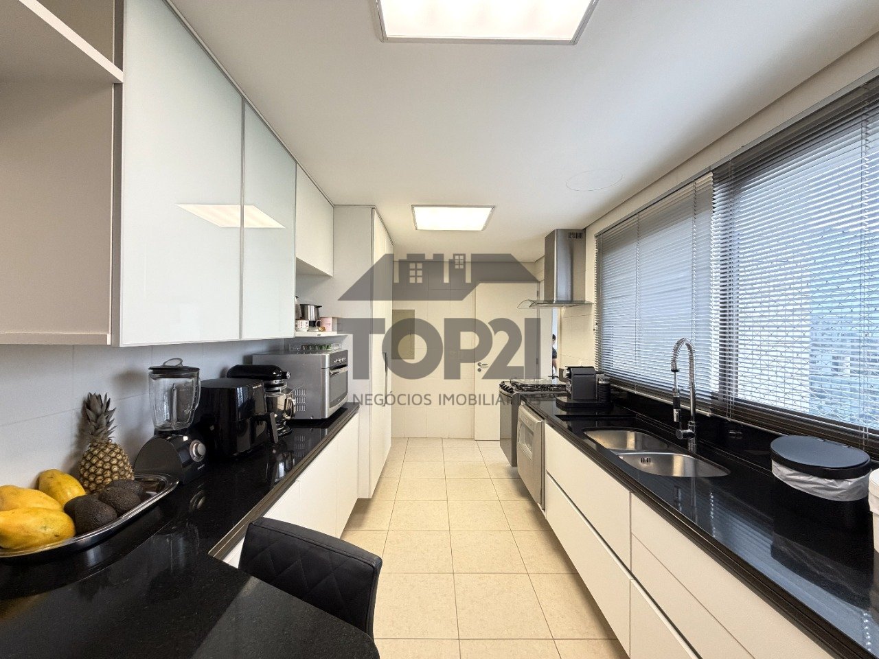 Apartamento  no bairro Três Figueiras em Porto Alegre