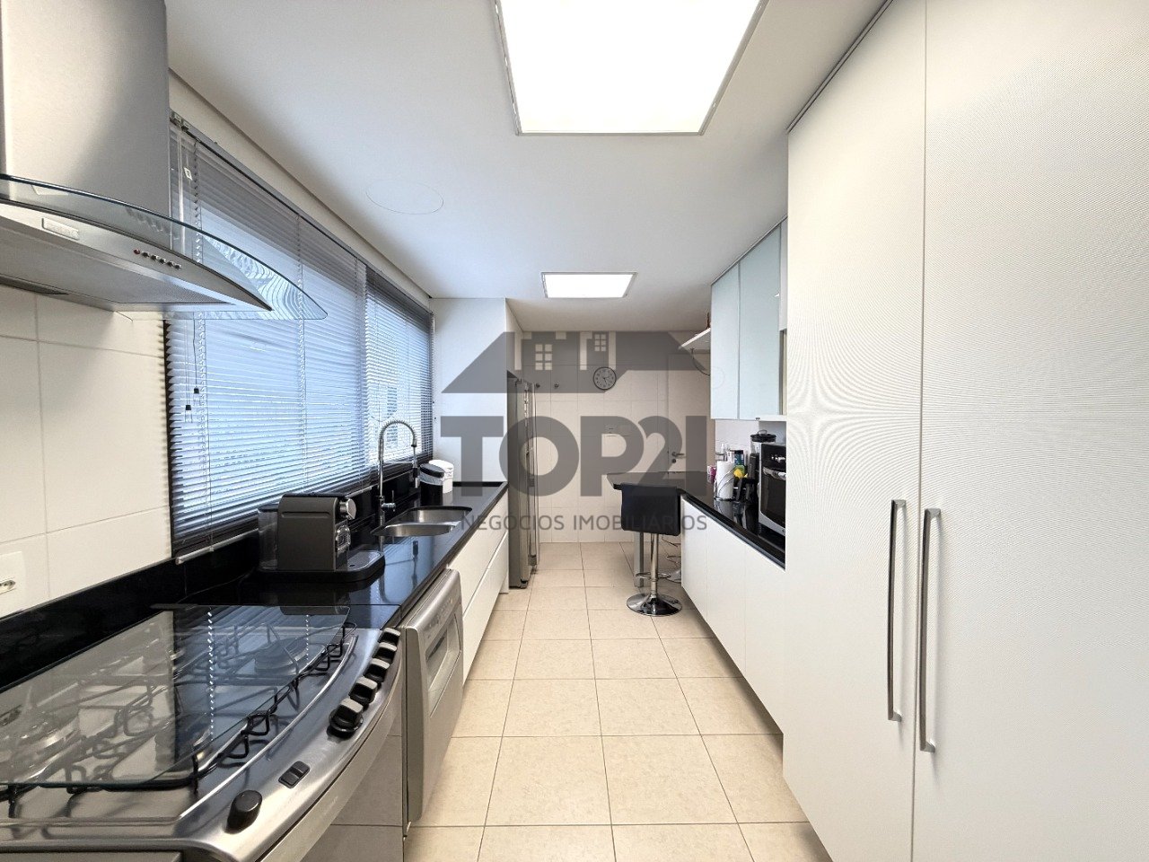 Apartamento  no bairro Três Figueiras em Porto Alegre