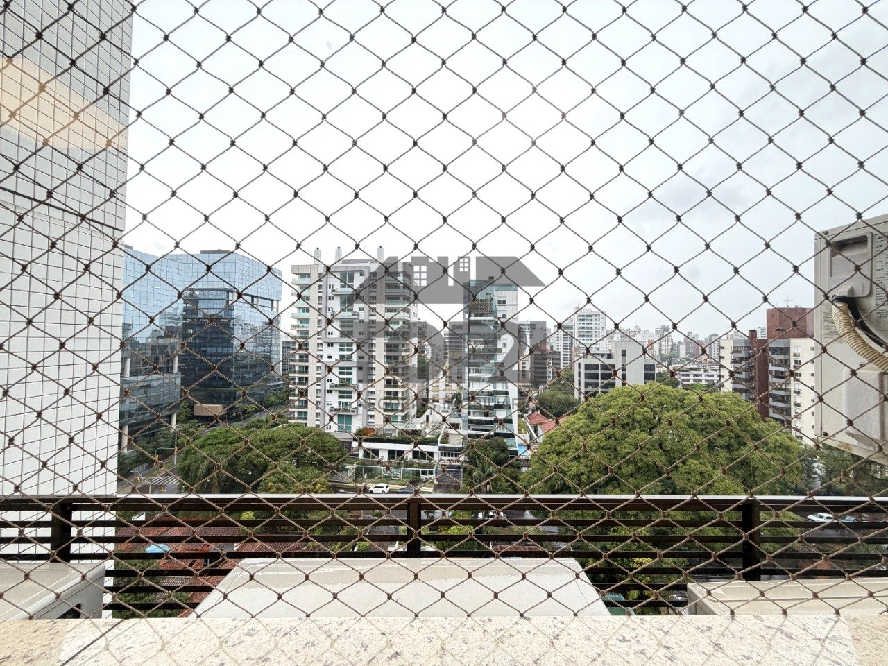 Apartamento  no bairro Três Figueiras em Porto Alegre